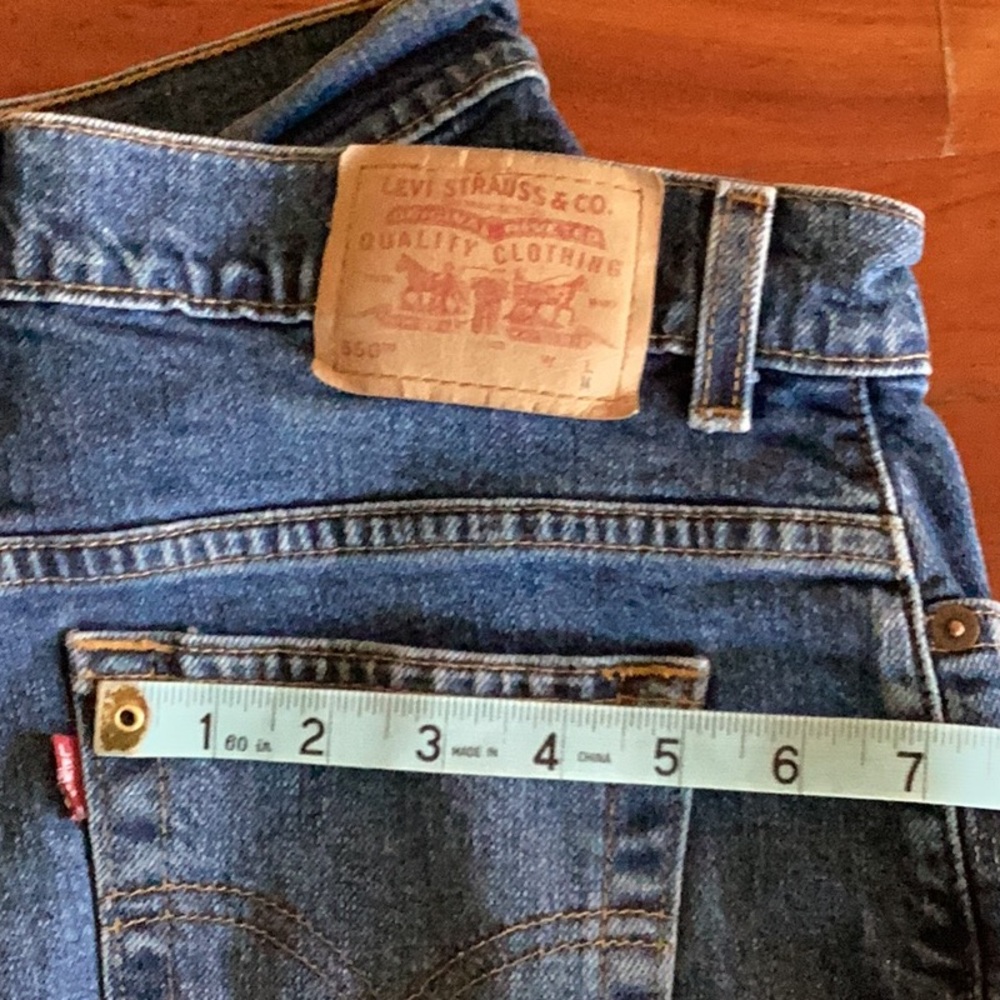 NATURALLY SOFT 👖VINTAGE LEVI’S 550’s Hi-Rise RELAXED TAPERED 32” X 27”